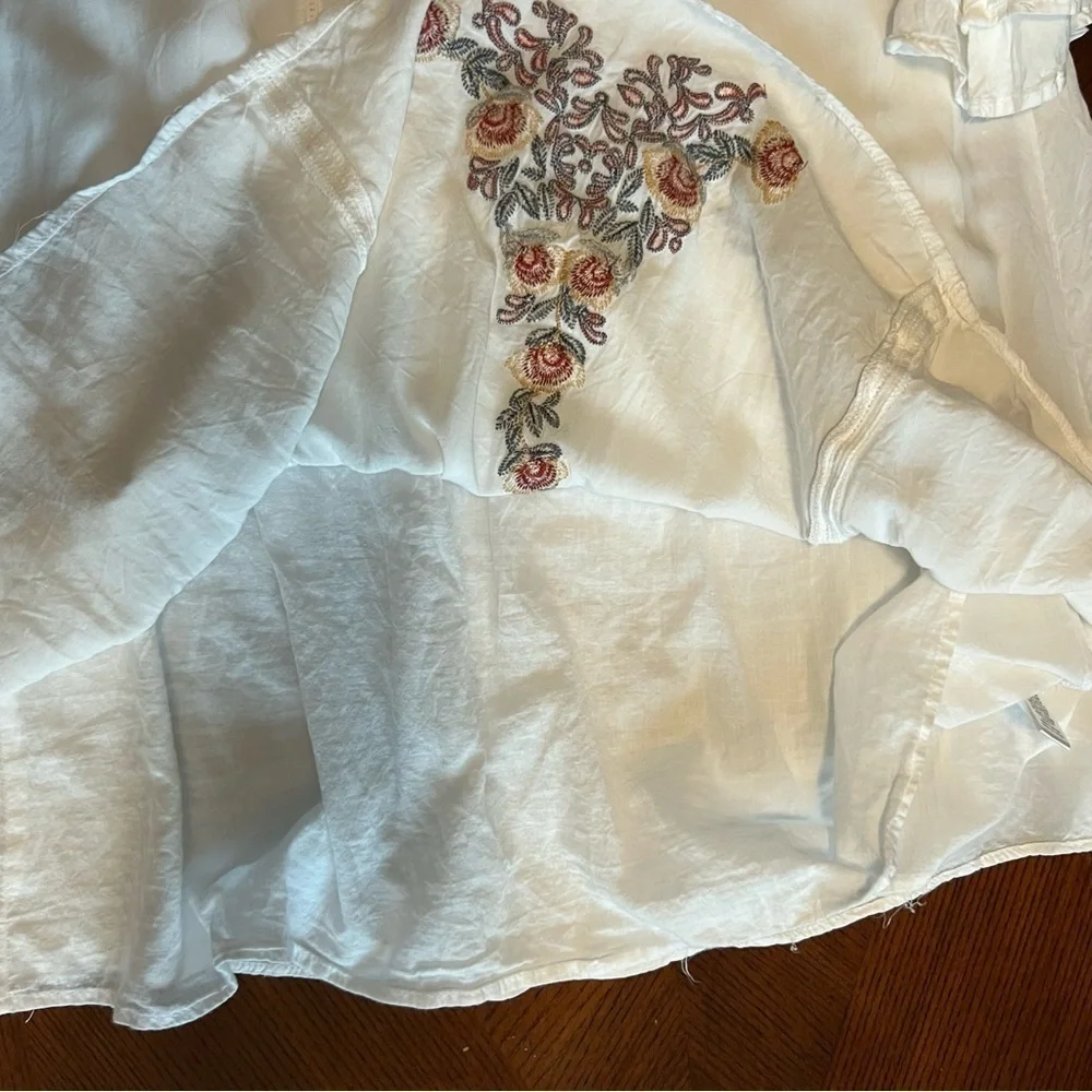 Blu Heaven (By UmGree) Floral Embroidered Crochet Mini Dress. Size: Small. - Picture 9 of 12